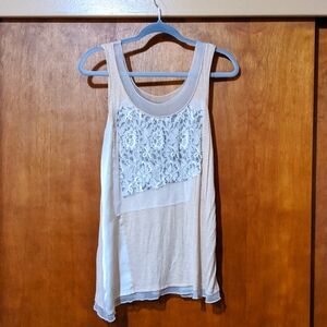 Vera Wang Creme/Mesh/Lace Top